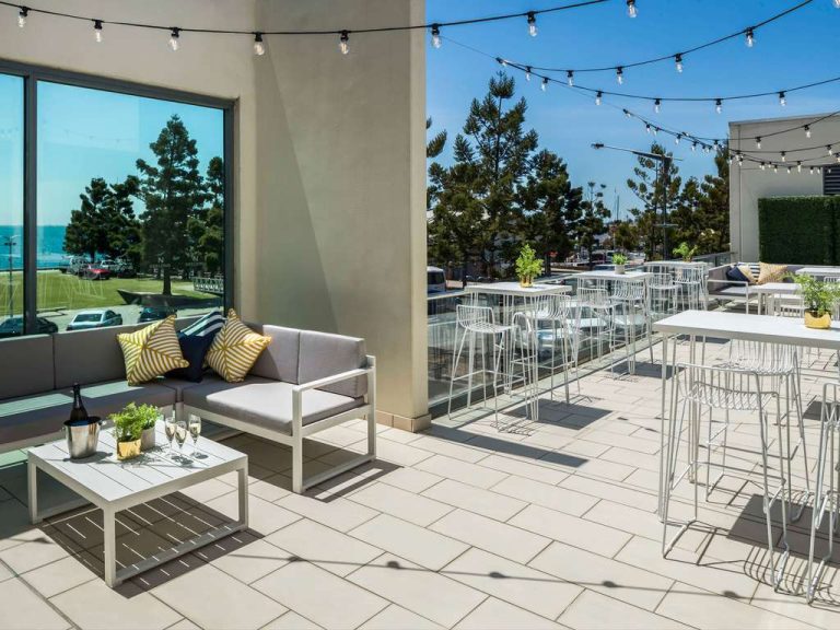 https://all.accor.com/9814