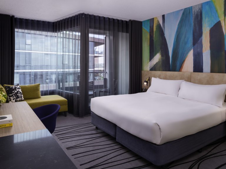 https://all.accor.com/9814