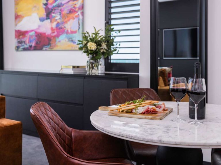 https://all.accor.com/9814